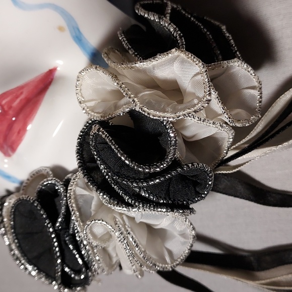 Vintage Hand Painted Ceramic Carnival Face Mask - Picture 3 of 7